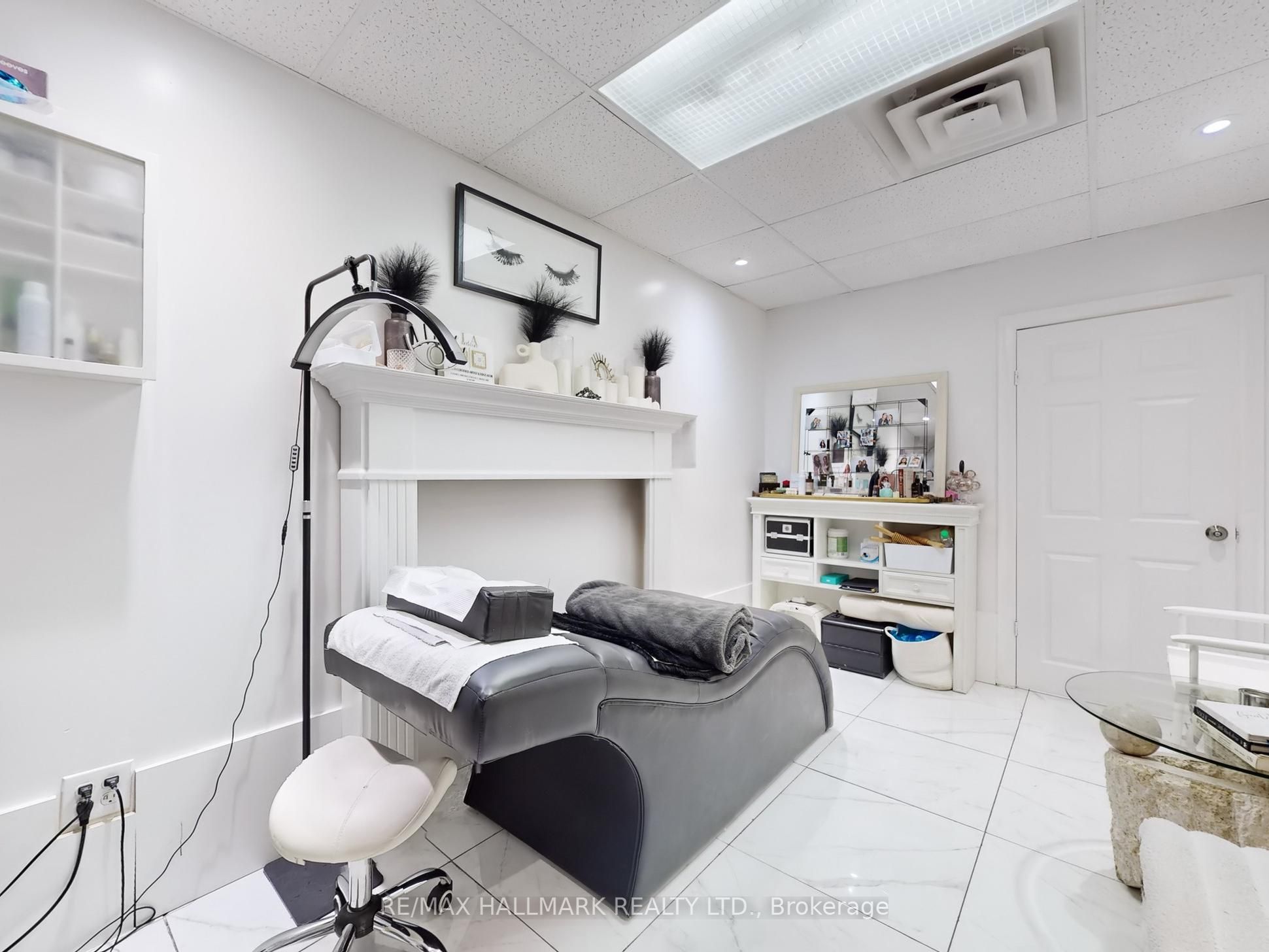 15187 Yonge Street Property Photo 16