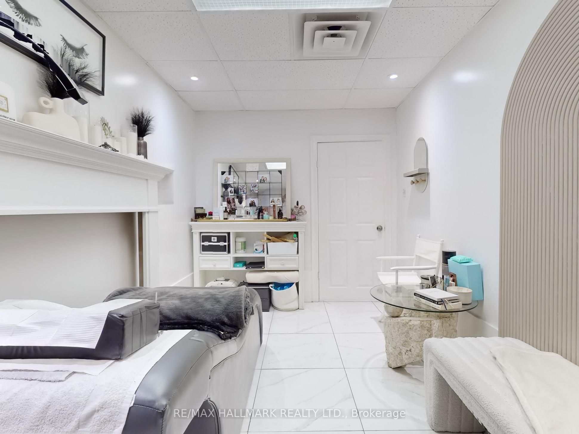 15187 Yonge Street Property Photo 17