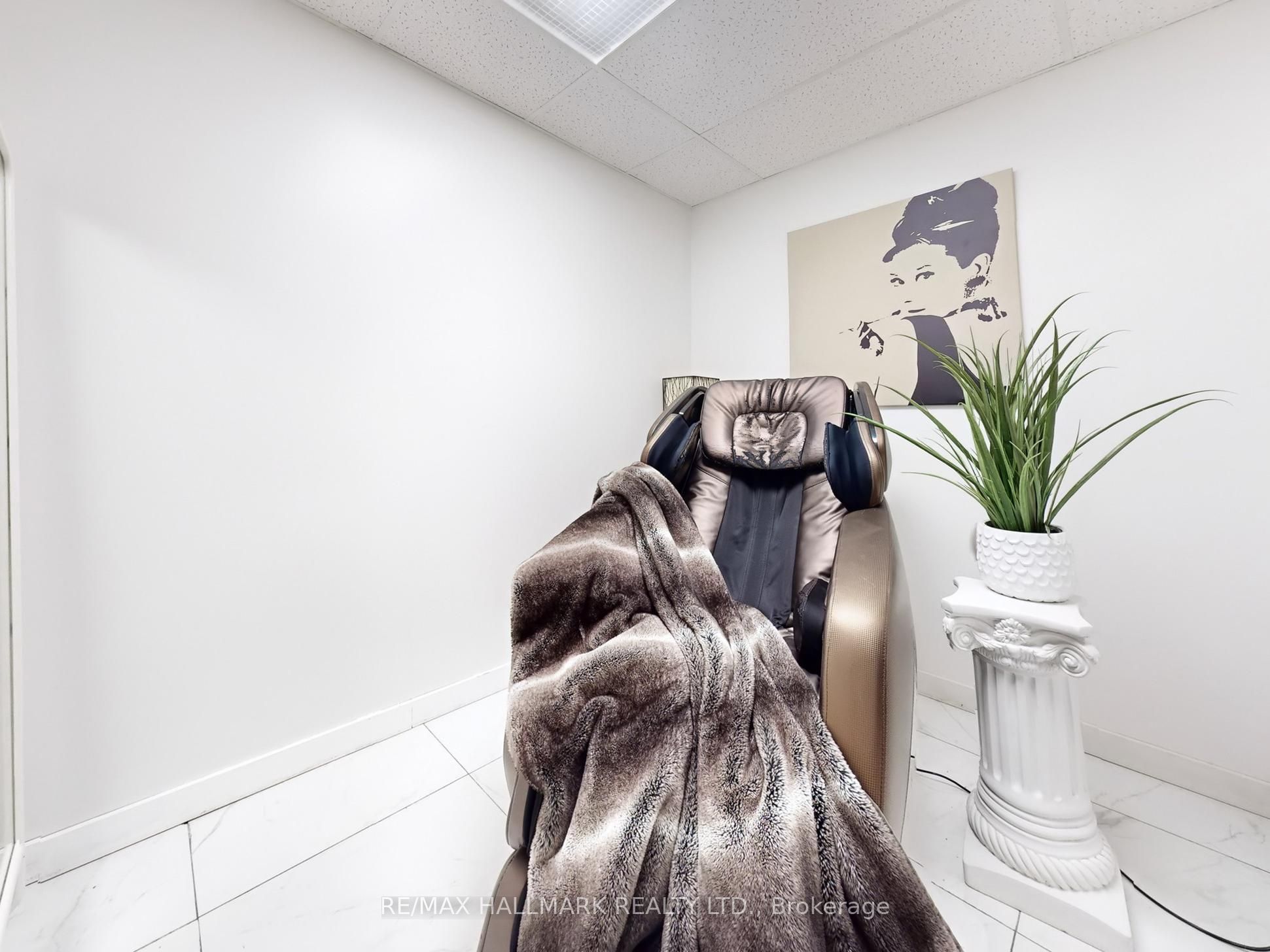 15187 Yonge Street Property Photo 22