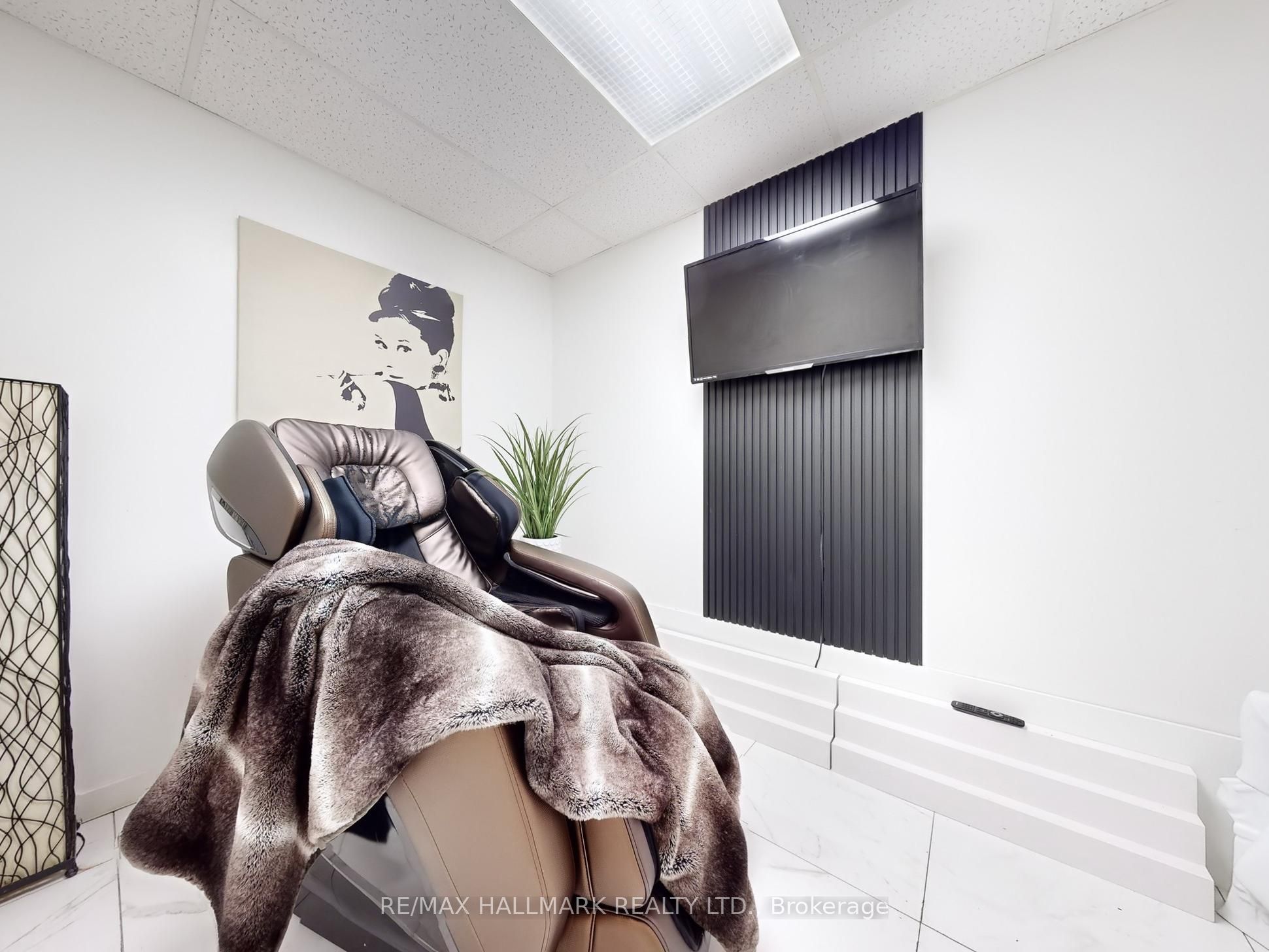 15187 Yonge Street Property Photo 24
