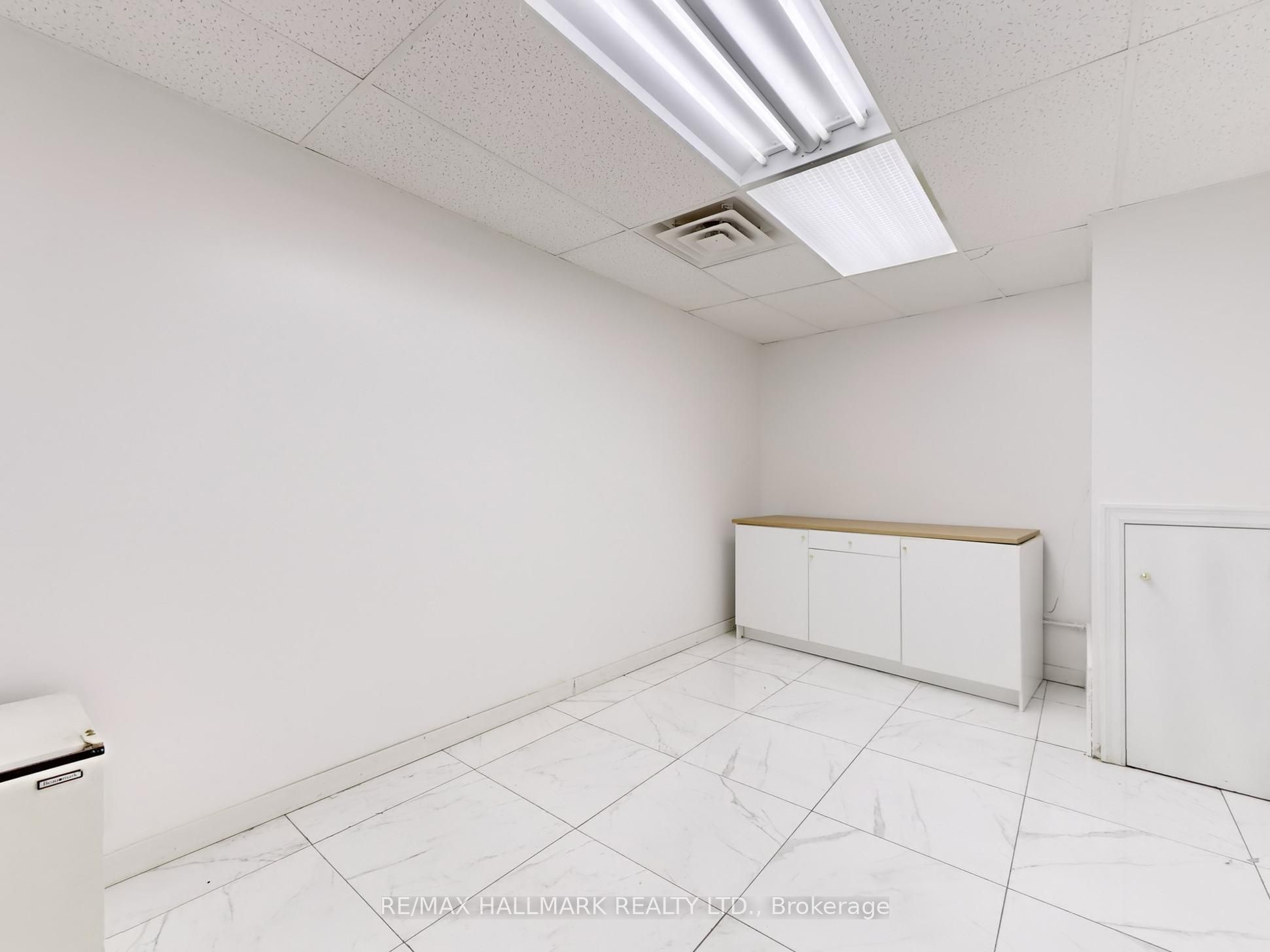 15187 Yonge Street Property Photo 25