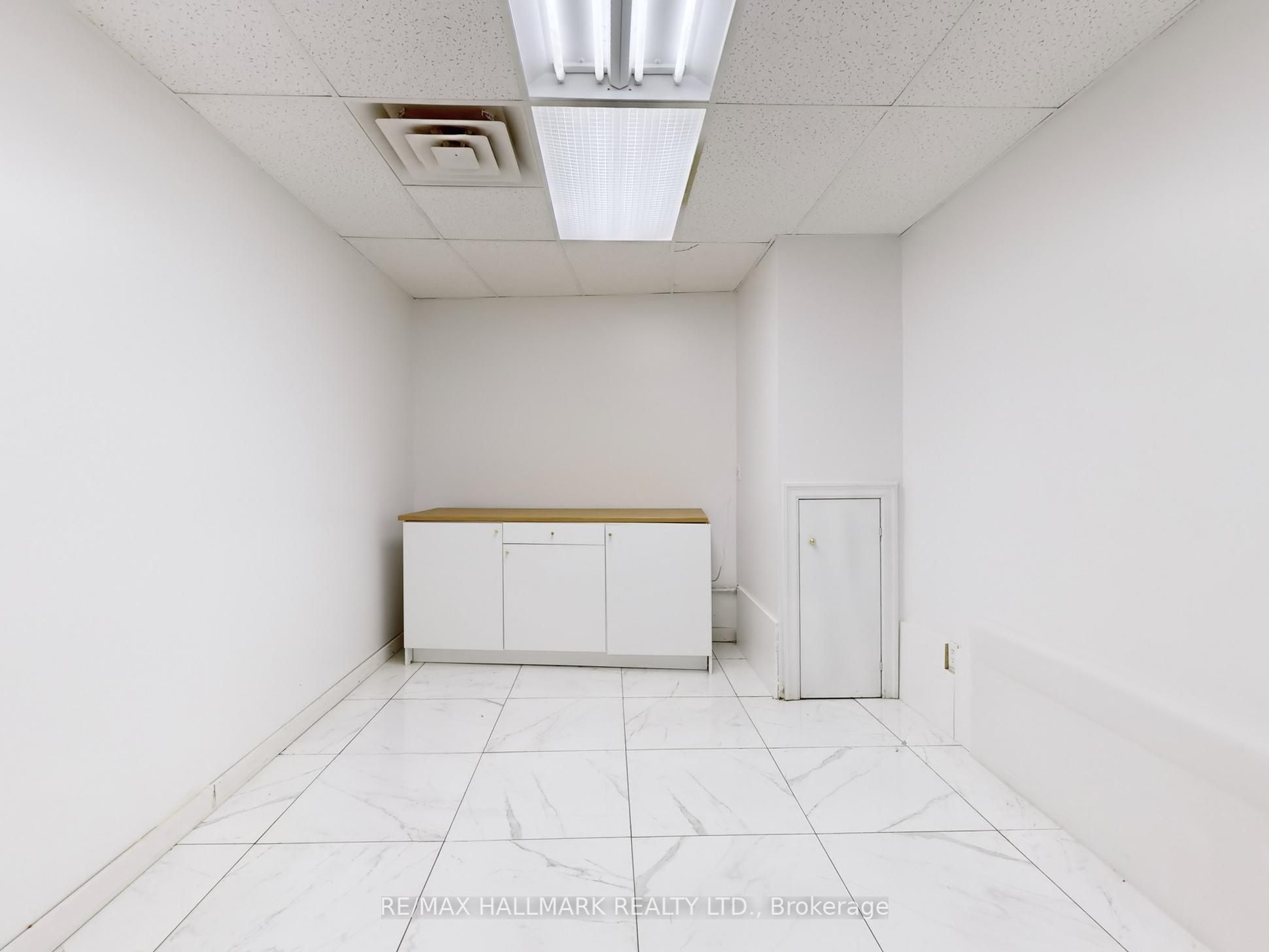 15187 Yonge Street Property Photo 26