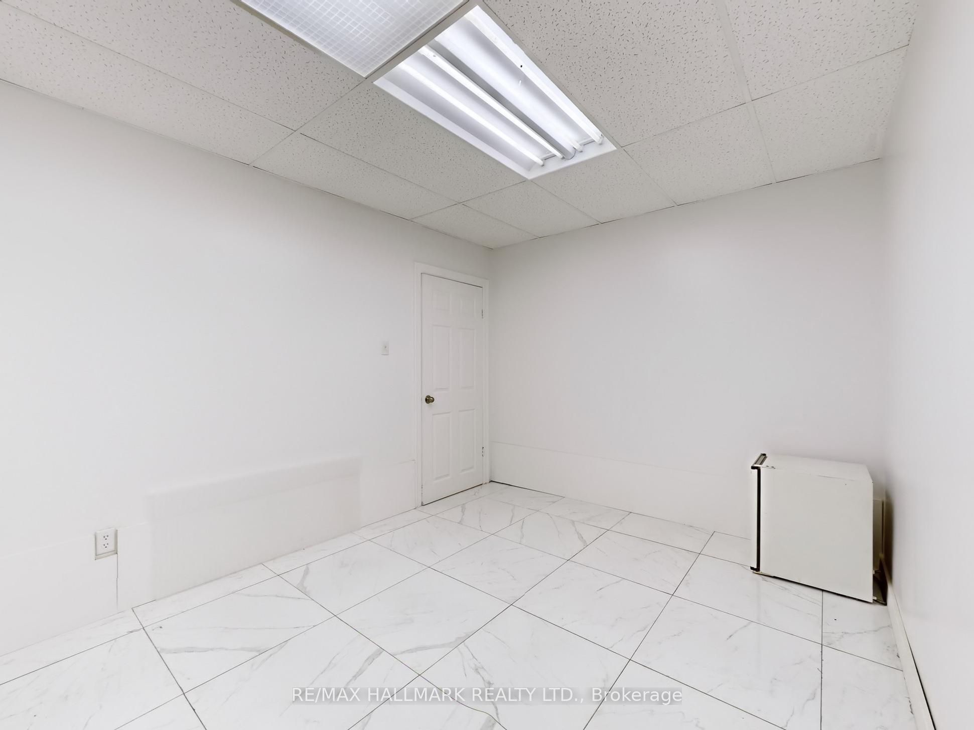 15187 Yonge Street Property Photo 28