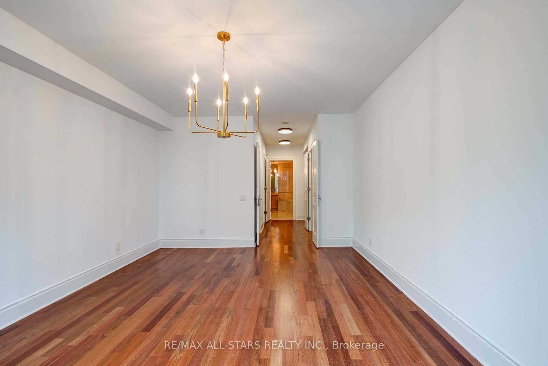7071 Bayview Ave 09 Property Photo 11