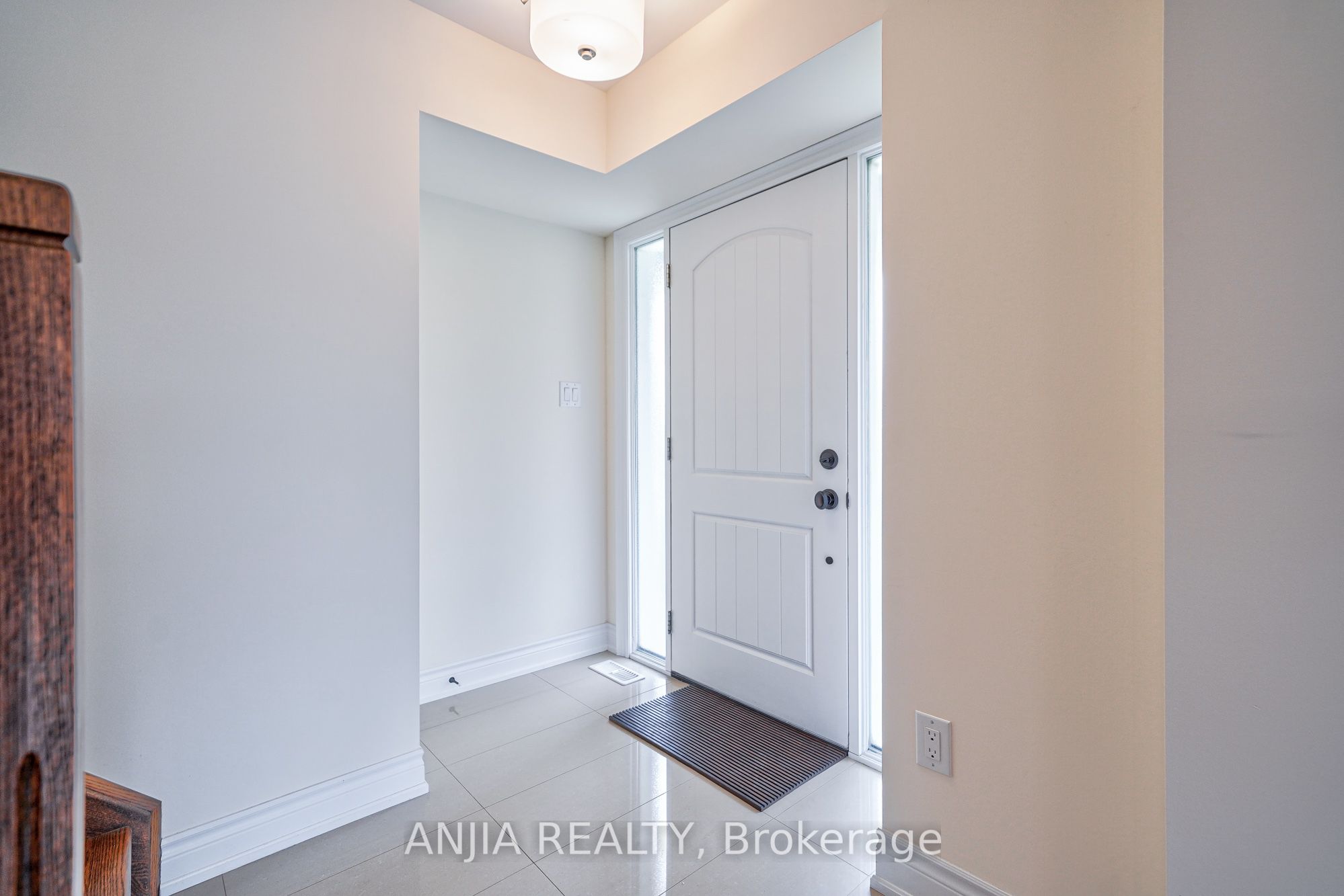 26 Island Green Lane Property Photo 4
