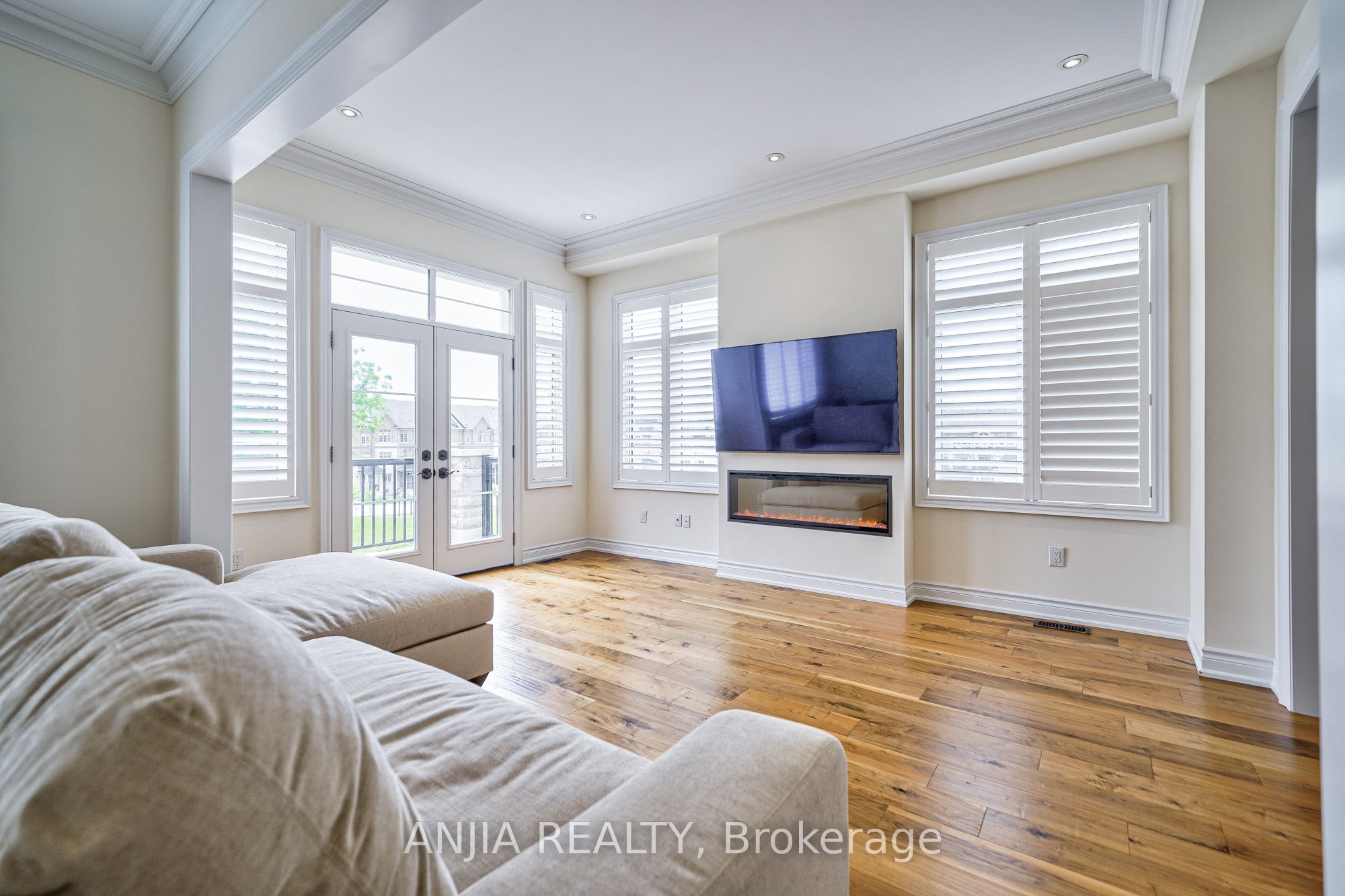 26 Island Green Lane Property Photo 10