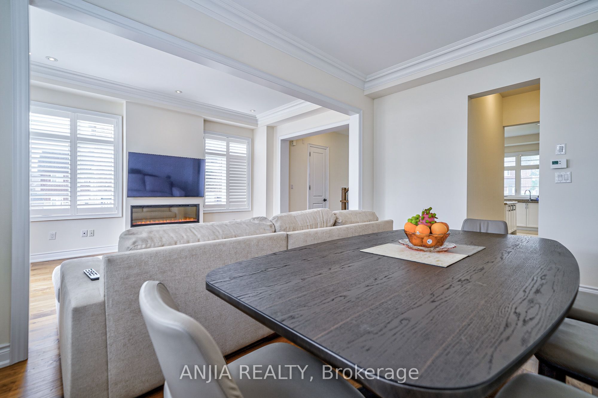 26 Island Green Lane Property Photo 13