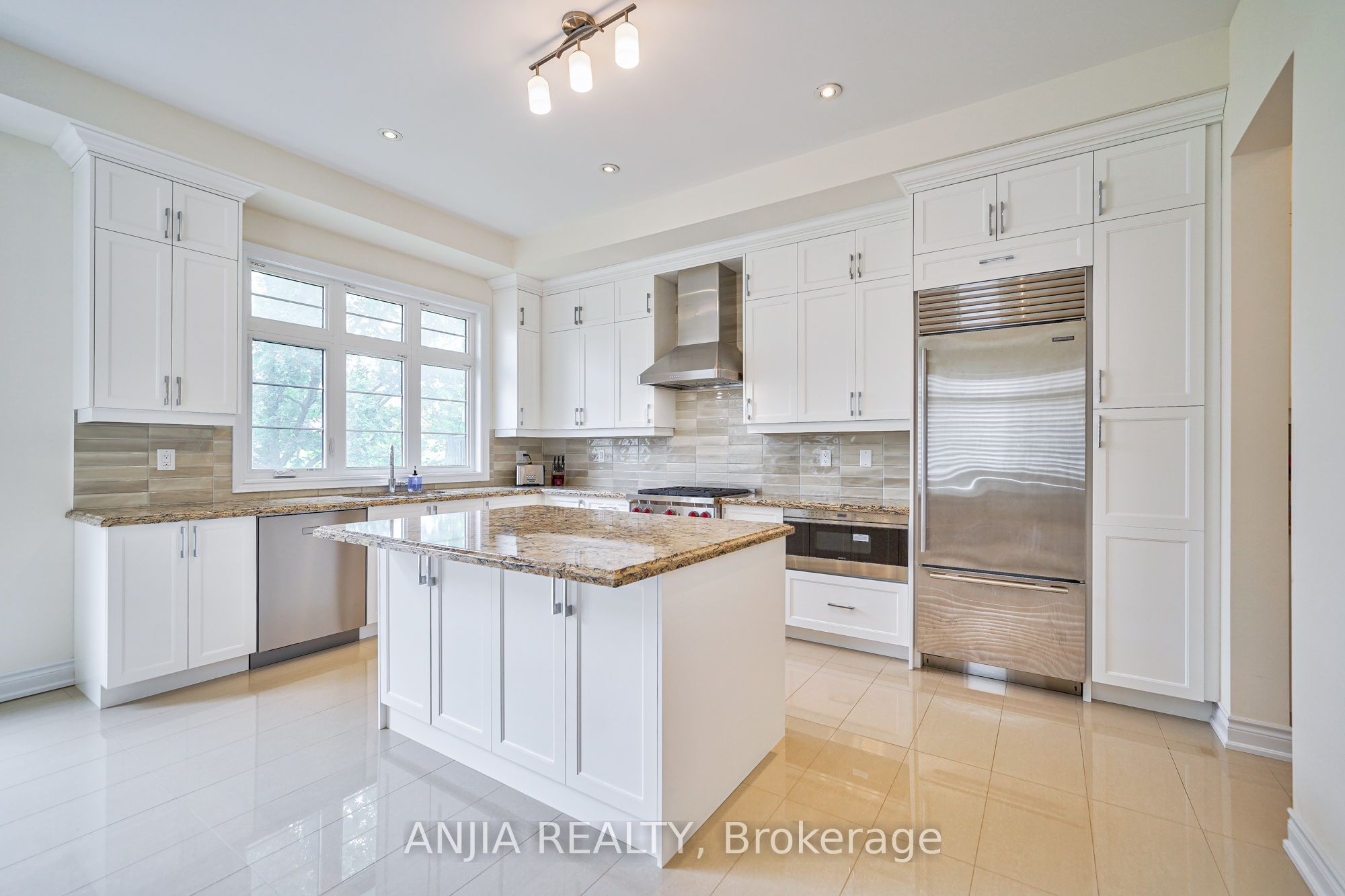 26 Island Green Lane Property Photo 16