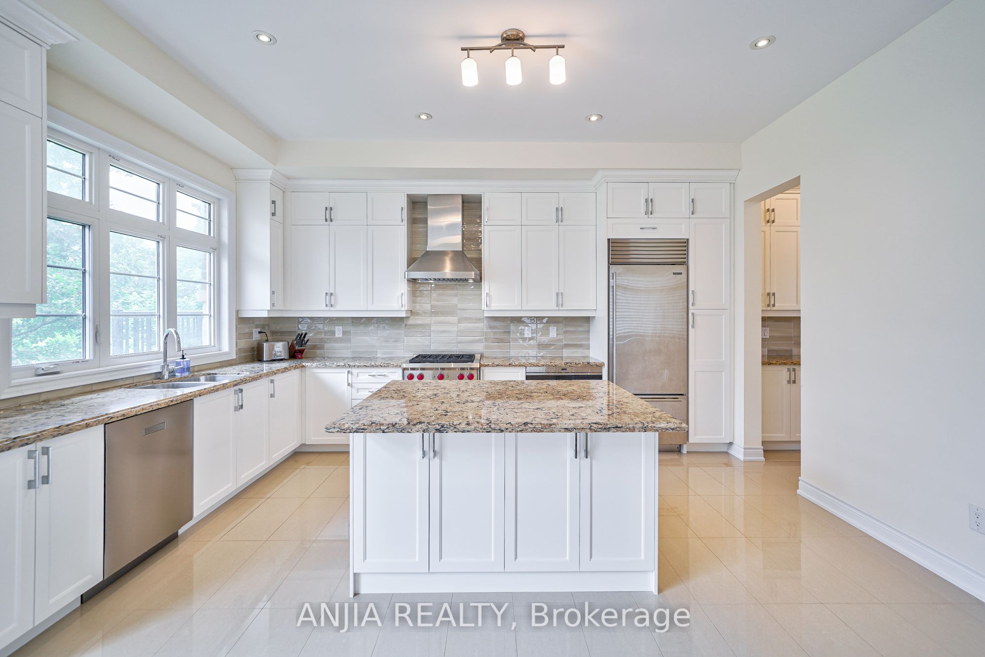 26 Island Green Lane Property Photo 17