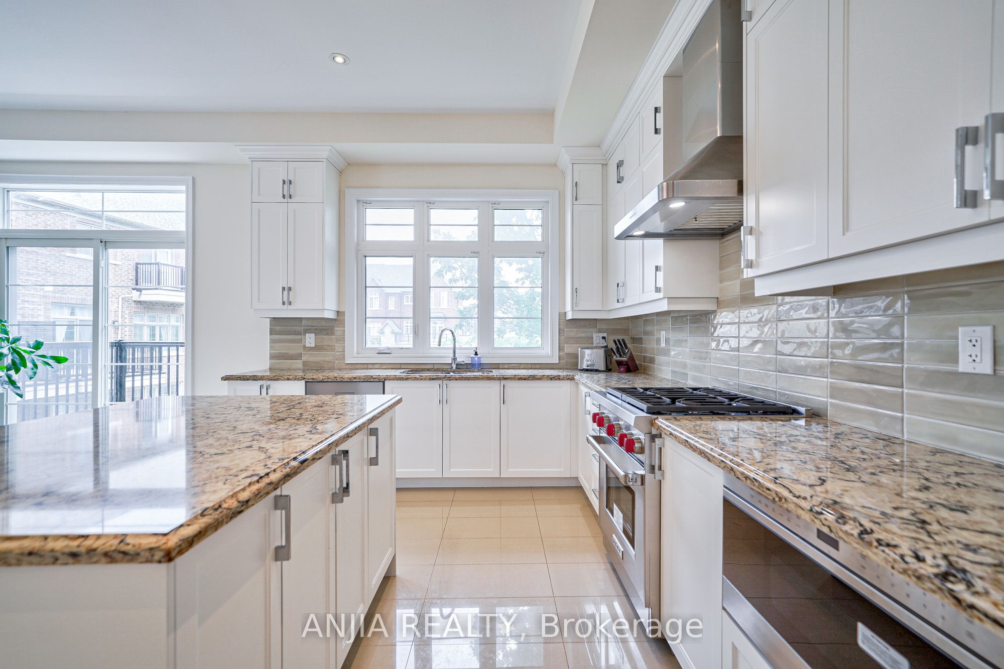 26 Island Green Lane Property Photo 18
