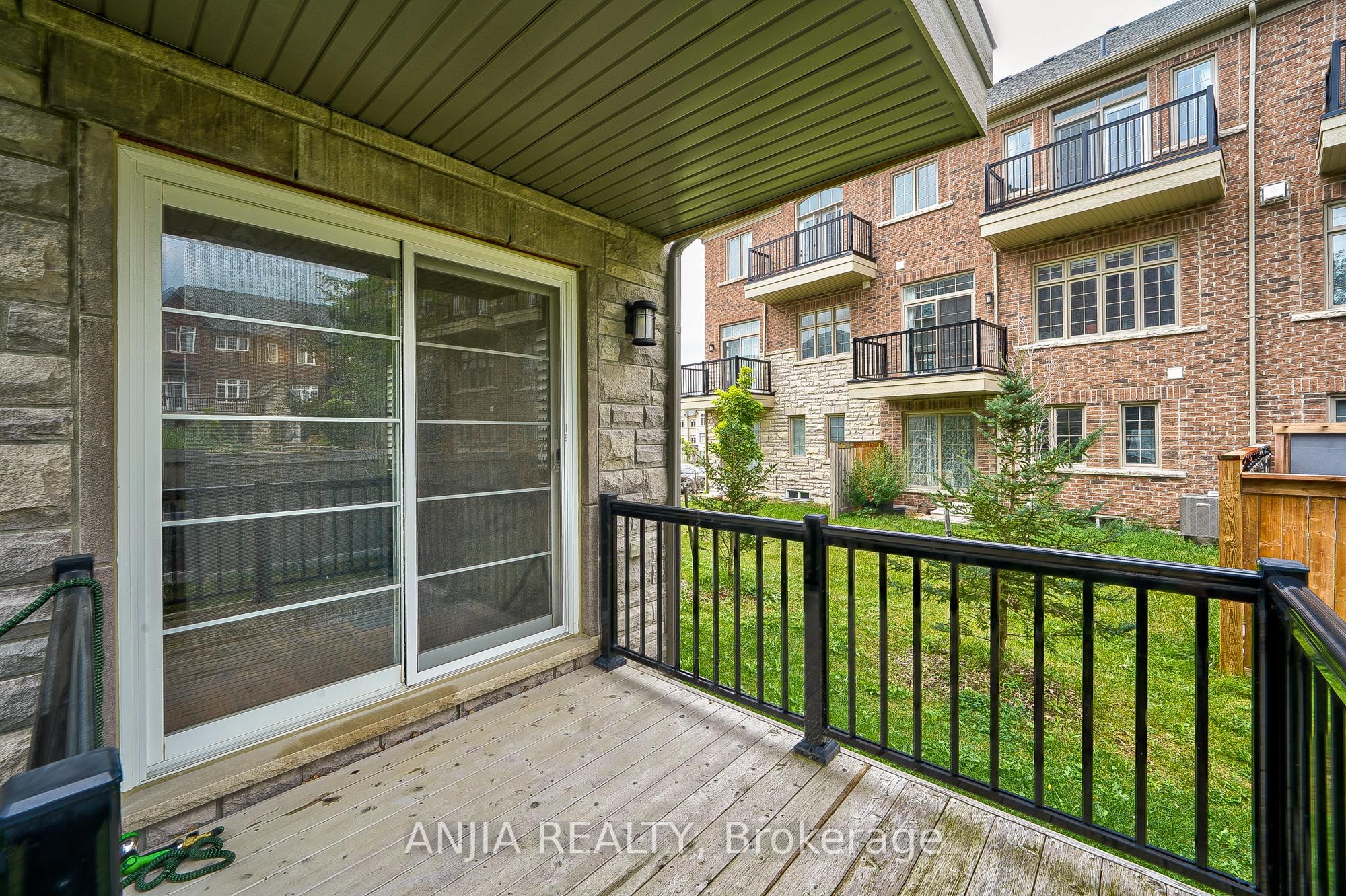 26 Island Green Lane Property Photo 40
