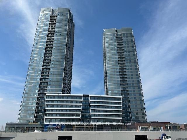 30 Upper Mall Way 16 Property Photo 1