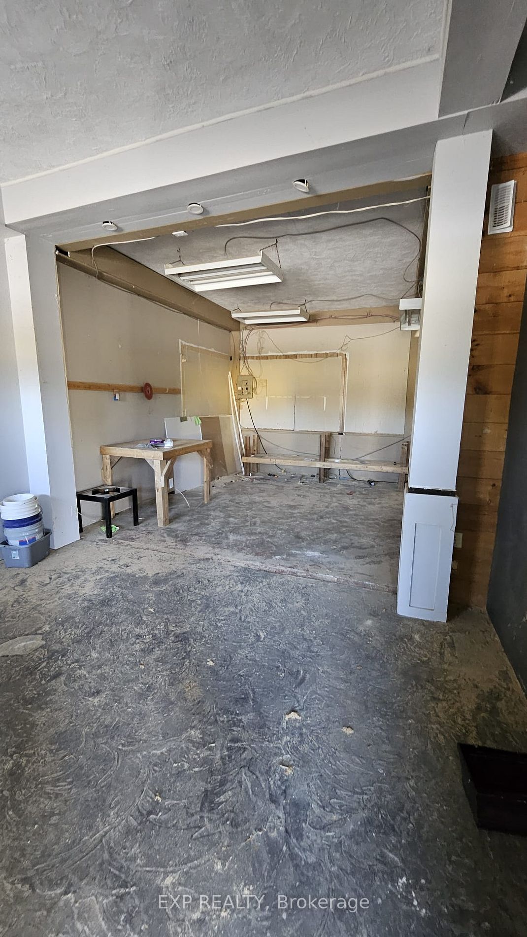 20473 Highway 48 Property Photo 9