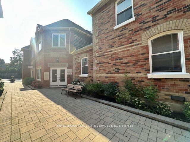 #26 - 7626a Yonge Street Property Photo 2