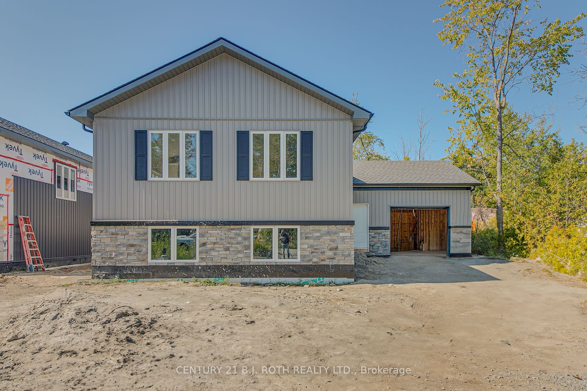 3260 Cove Ave Property Photo
