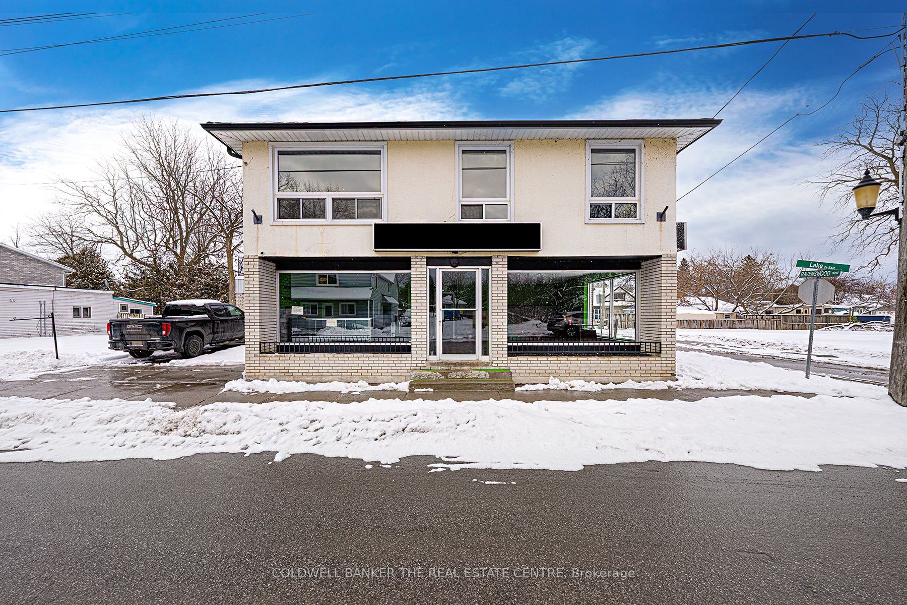 920 Lake Drive Property Photo 4