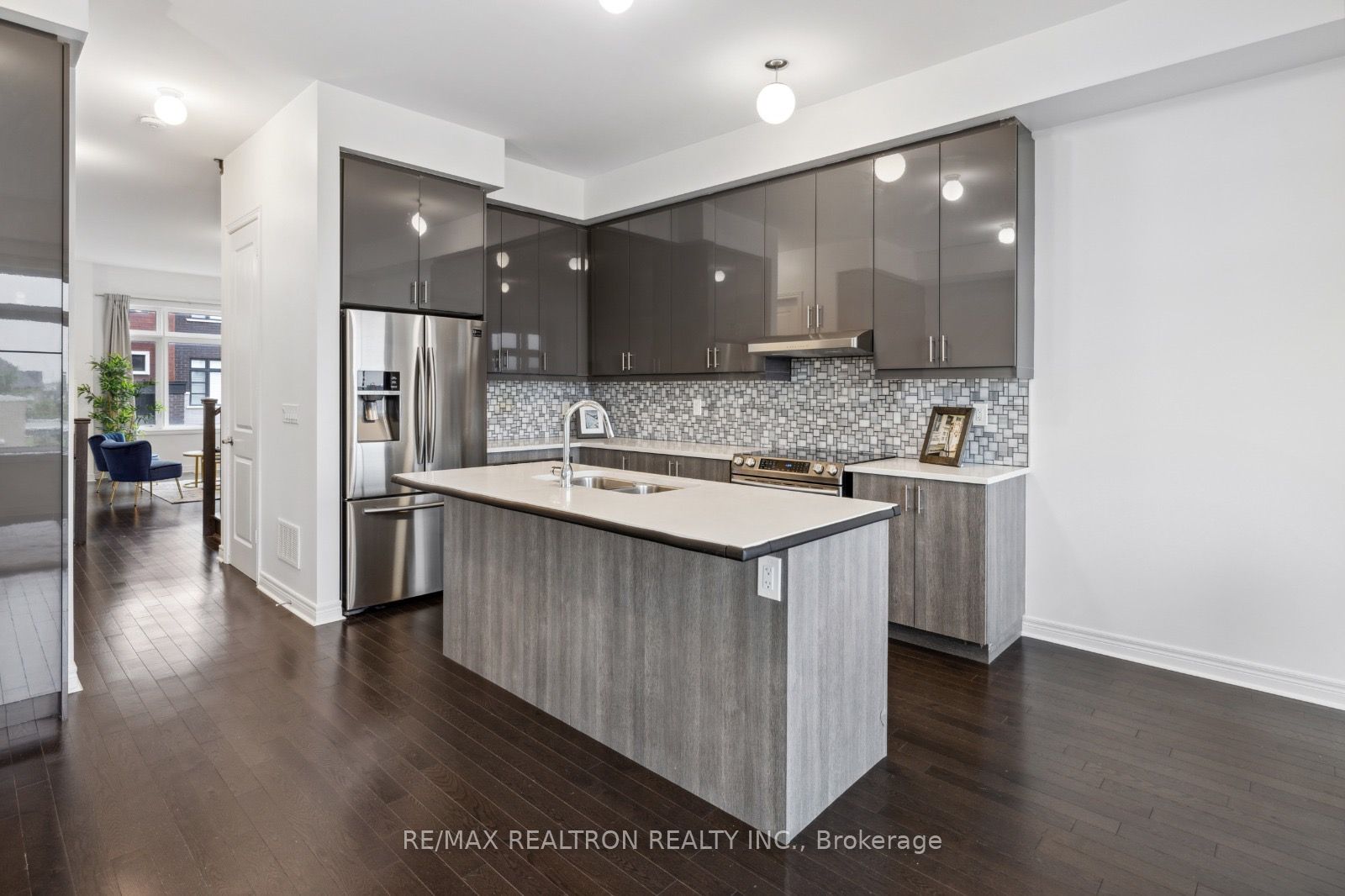 5 Laskin Dr Property Photo 1