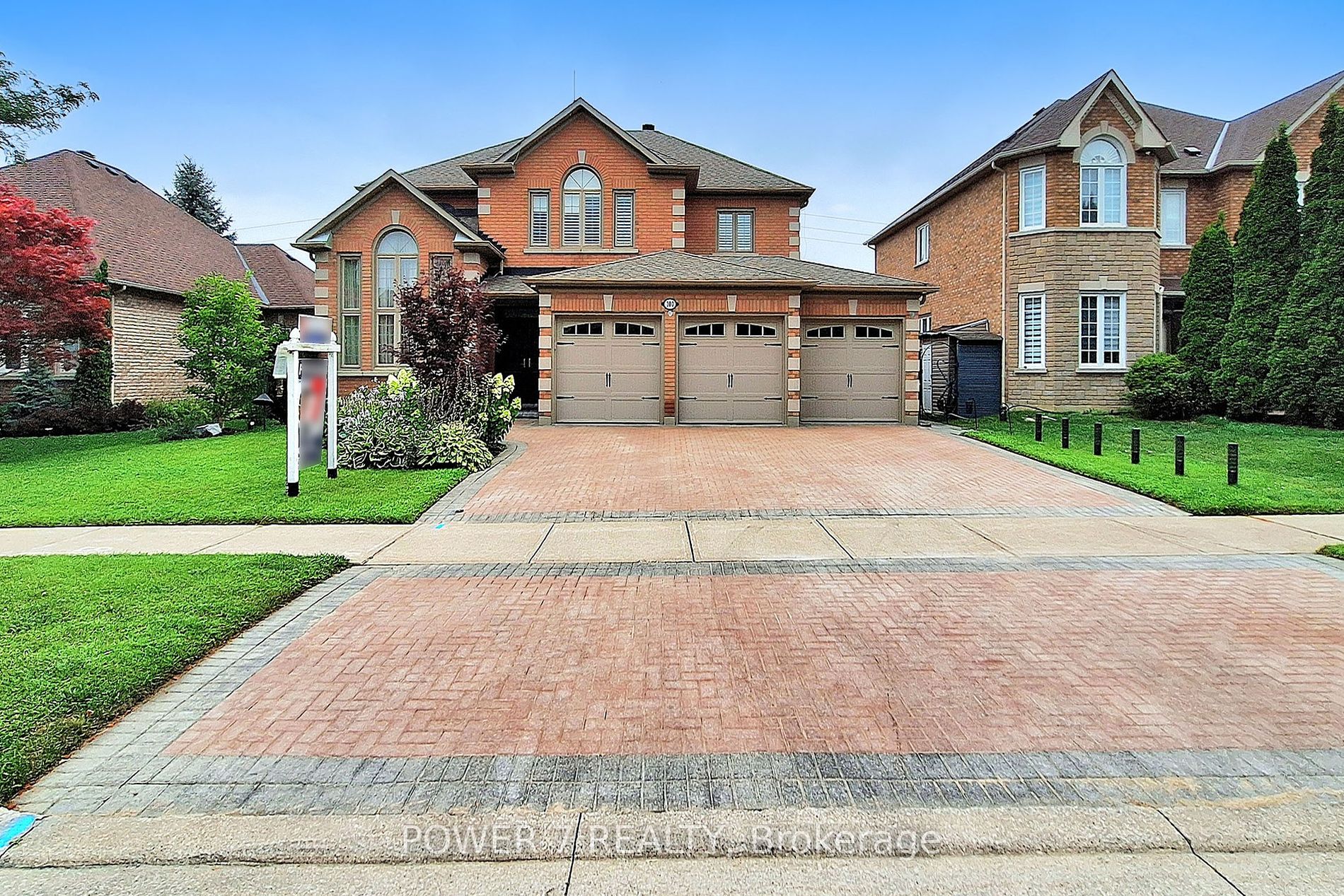 100 Forester Cres Property Photo