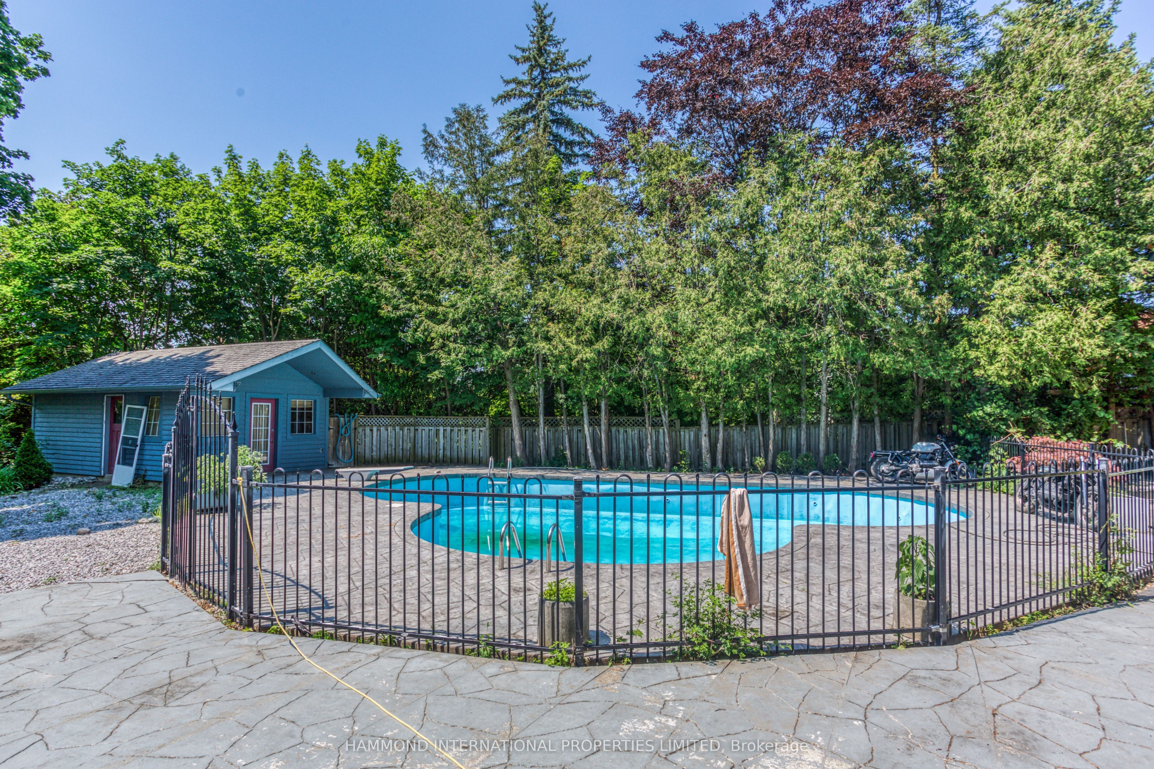 499 Sixteenth Avenue Property Photo 4