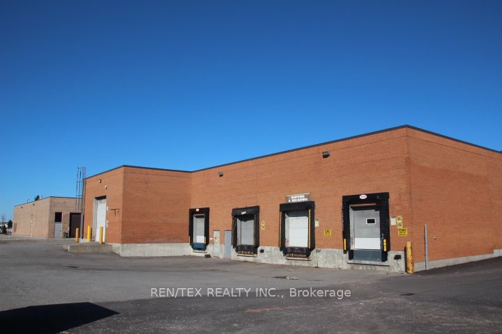 281 Applewood Crescent Property Photo 7