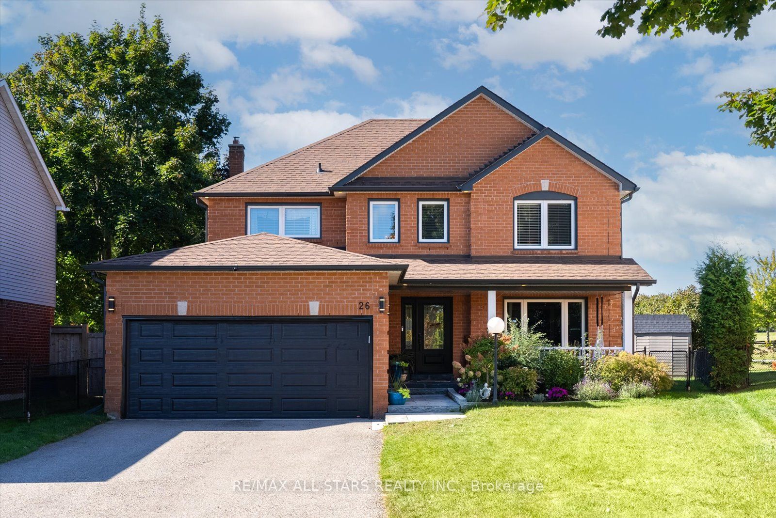 26 Doon Cres Property Photo