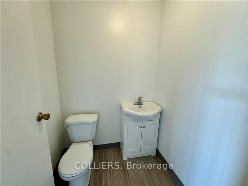 2600 John St Property Photo 6