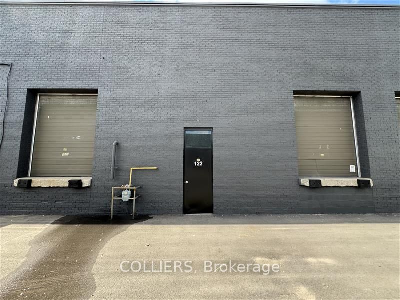 2600 John St Property Photo 8