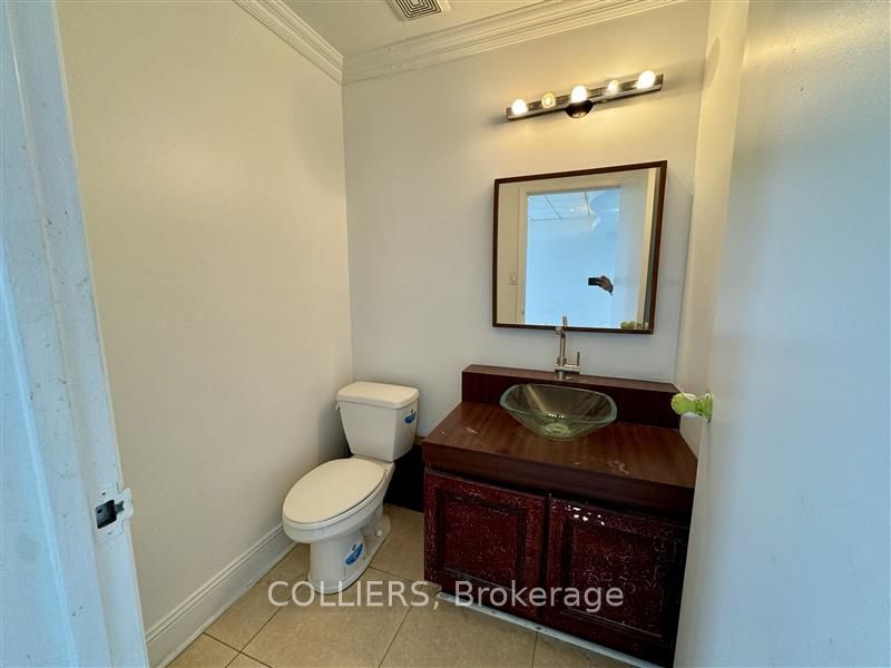 2600 John St Property Photo 9