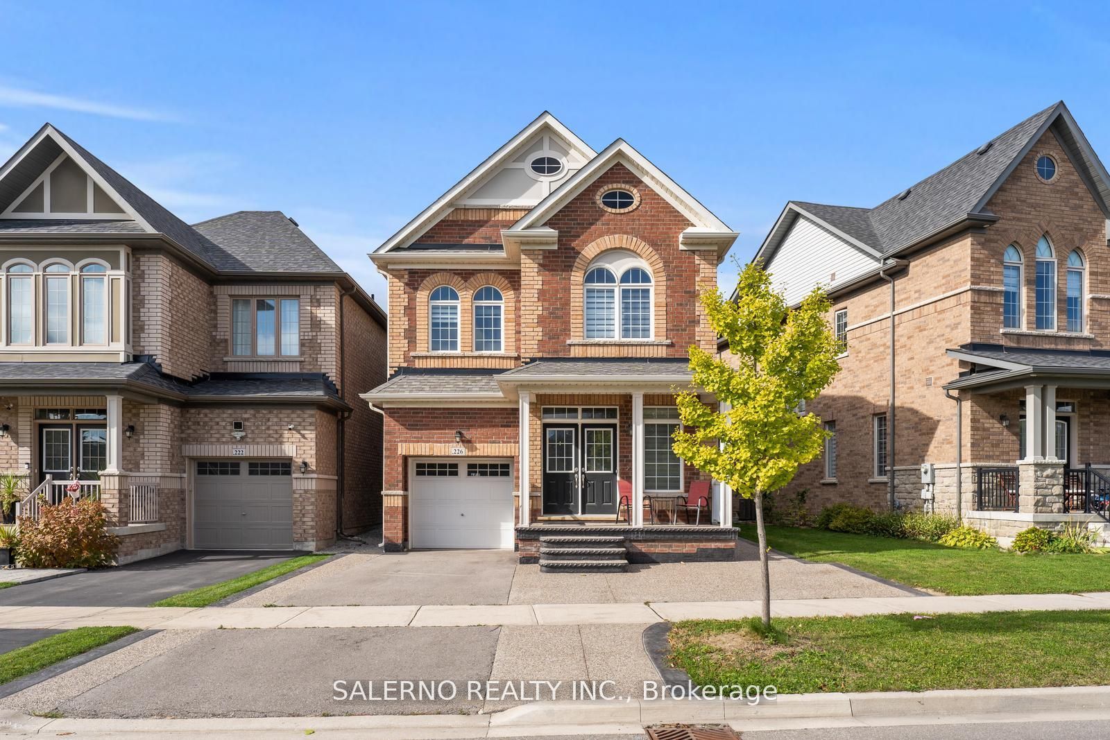 226 Mactier Dr Property Photo 1