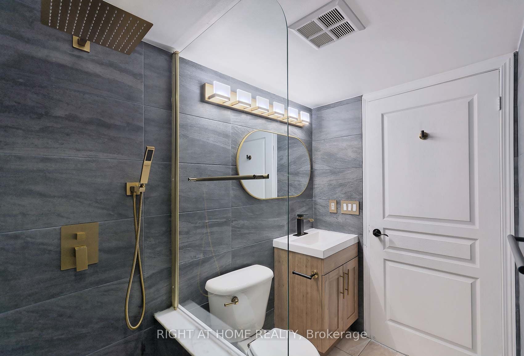 #412 - 9 Northern Heights Drive Property Photo 3