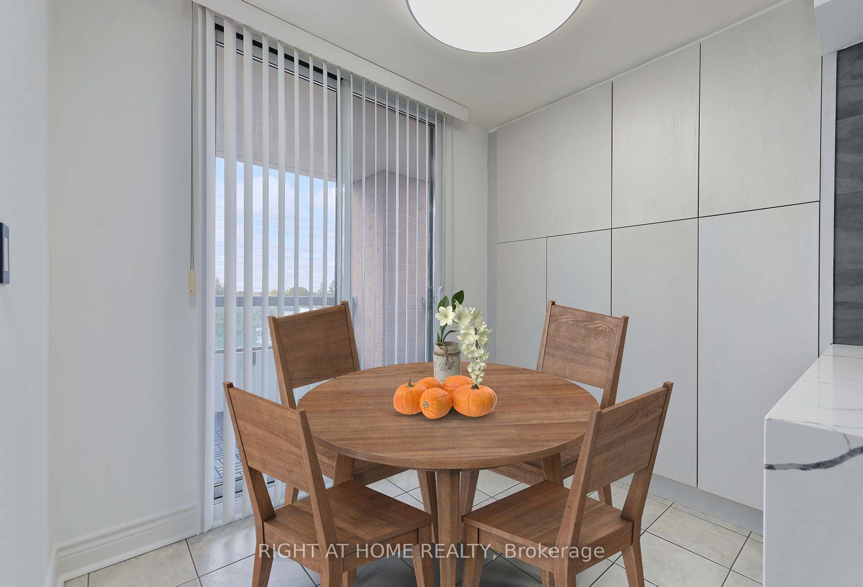 #412 - 9 Northern Heights Drive Property Photo 8