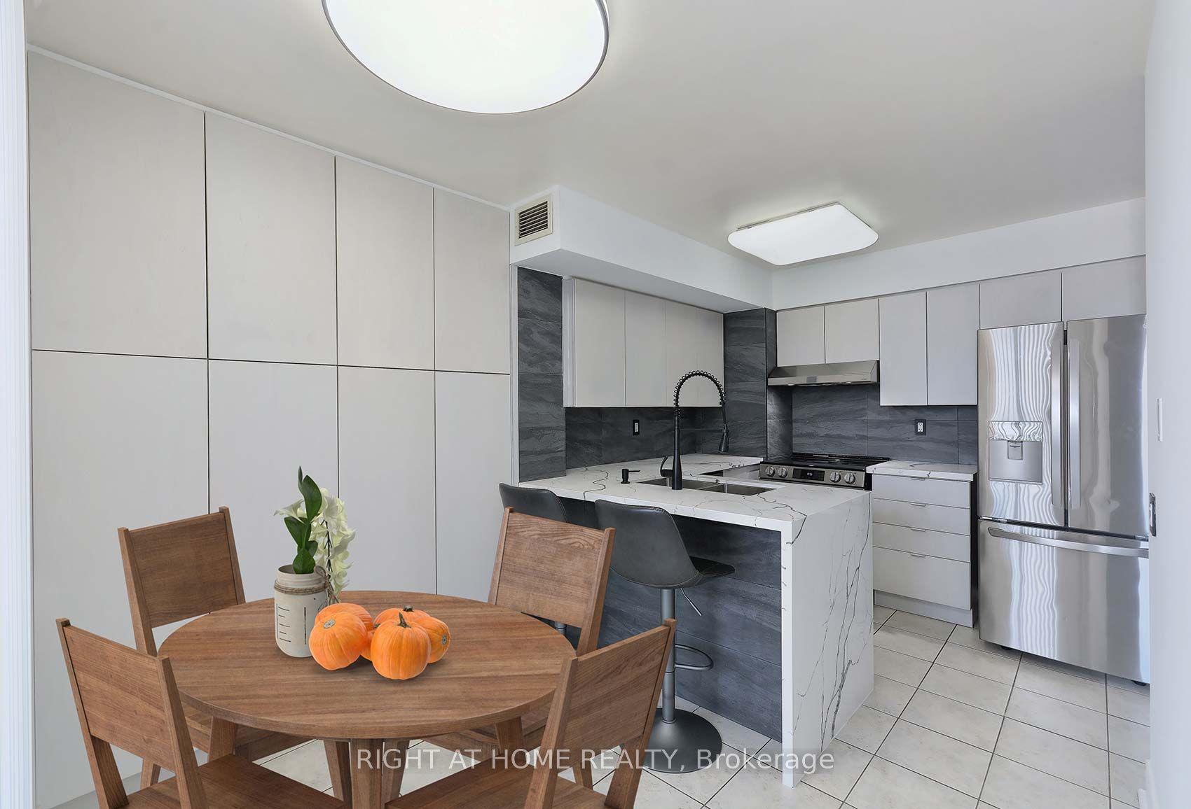 #412 - 9 Northern Heights Drive Property Photo 9