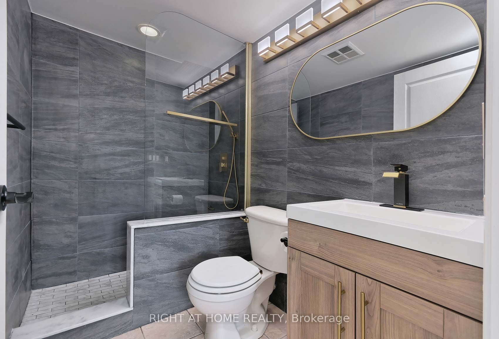 #412 - 9 Northern Heights Drive Property Photo 17