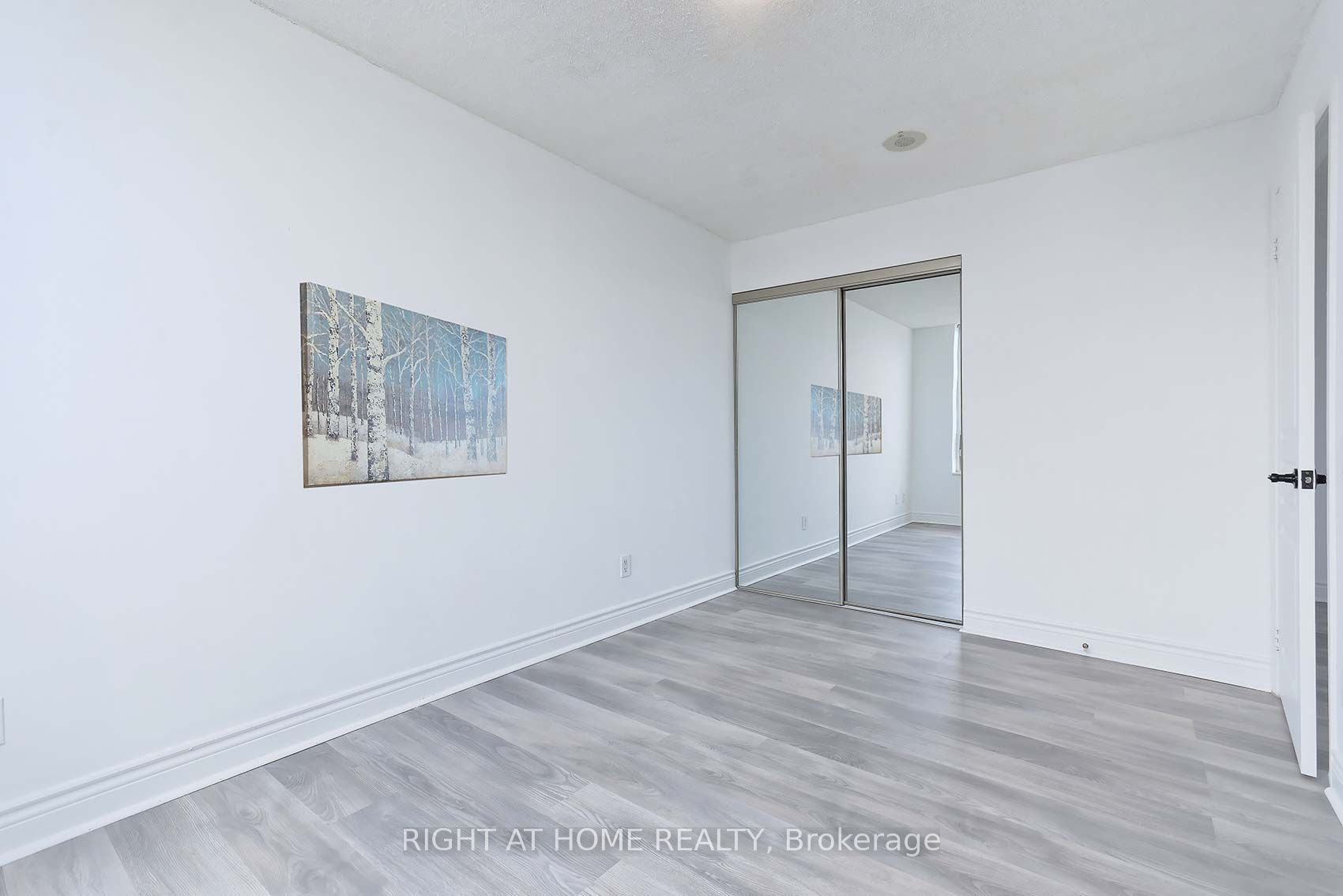 #412 - 9 Northern Heights Drive Property Photo 20