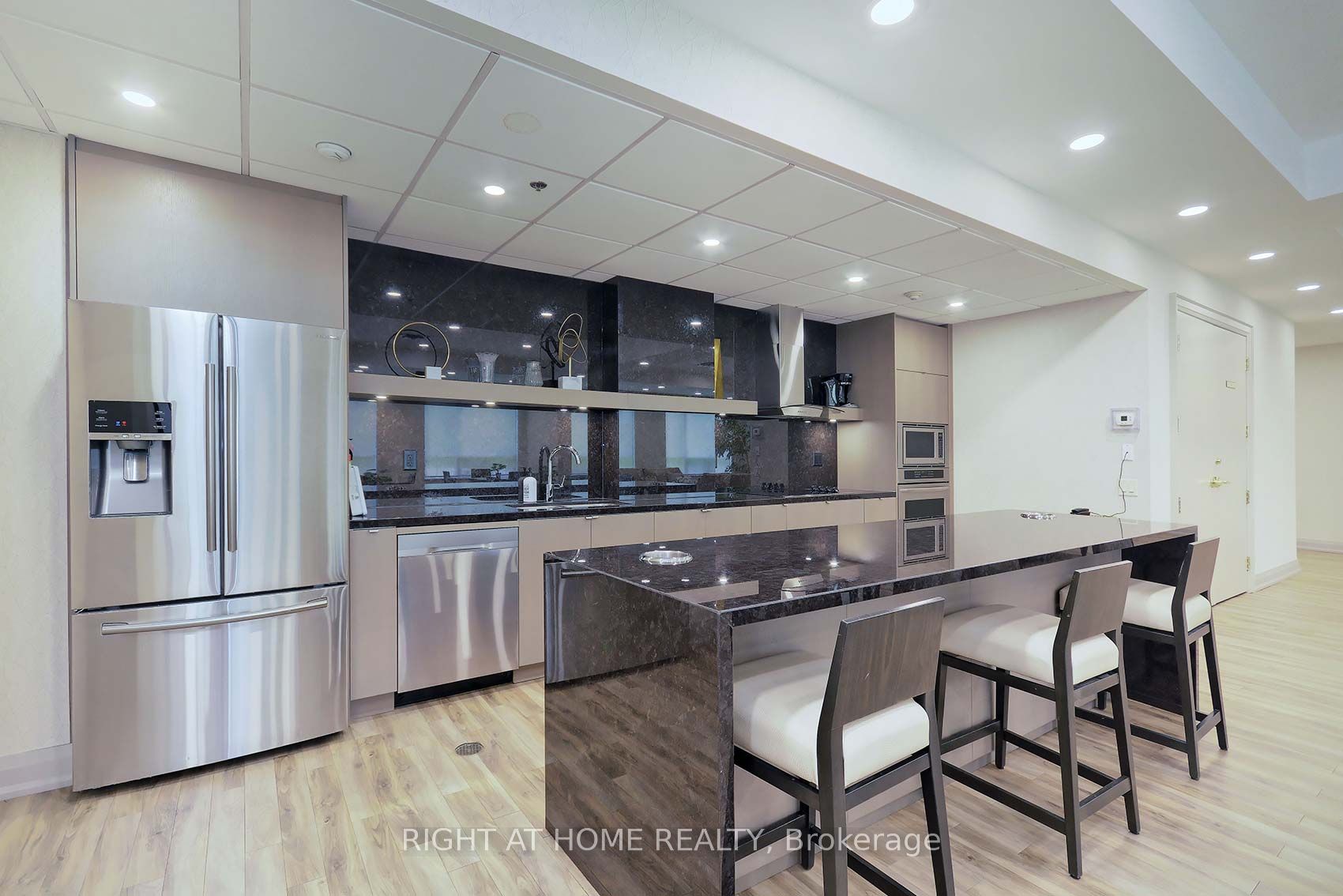 #412 - 9 Northern Heights Drive Property Photo 32