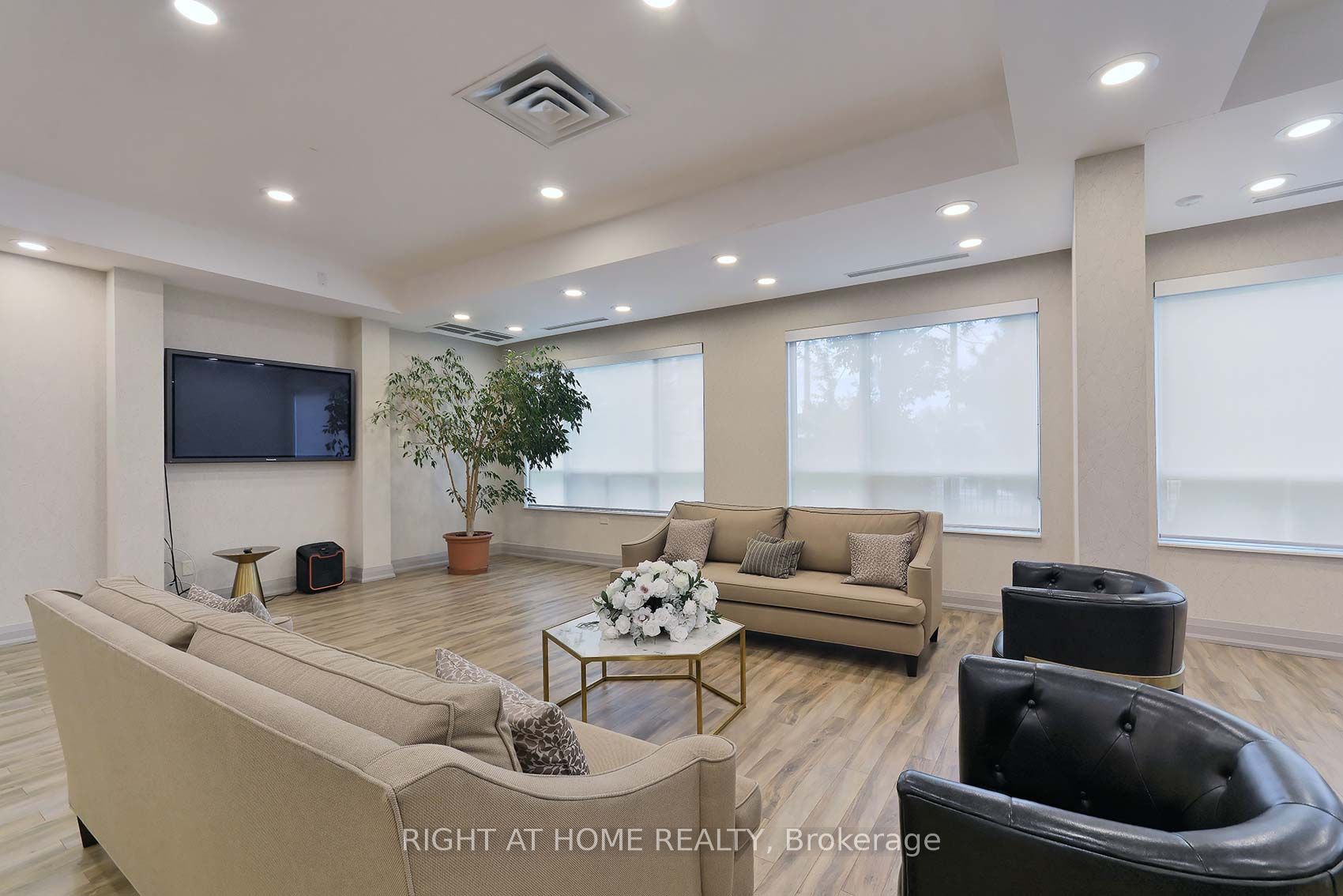 #412 - 9 Northern Heights Drive Property Photo 33