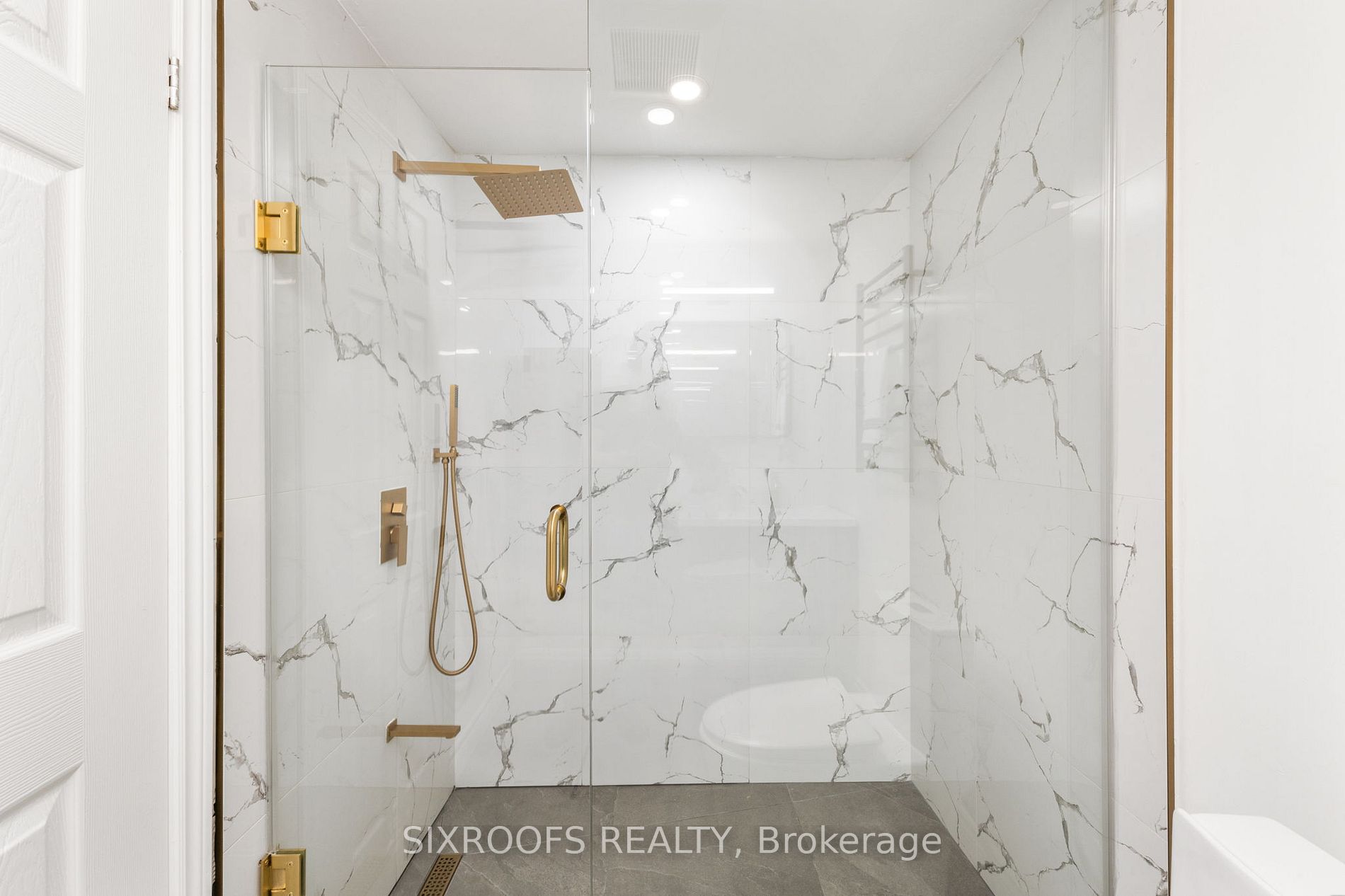 143 Glenway Circ Property Photo 16