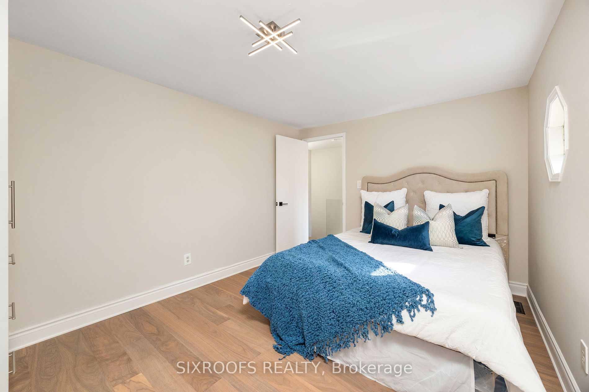 143 Glenway Circ Property Photo 18