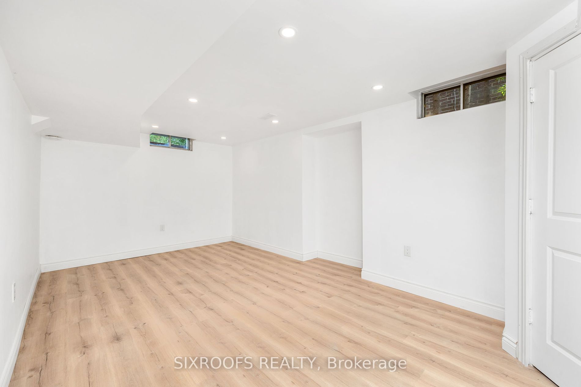 143 Glenway Circ Property Photo 24