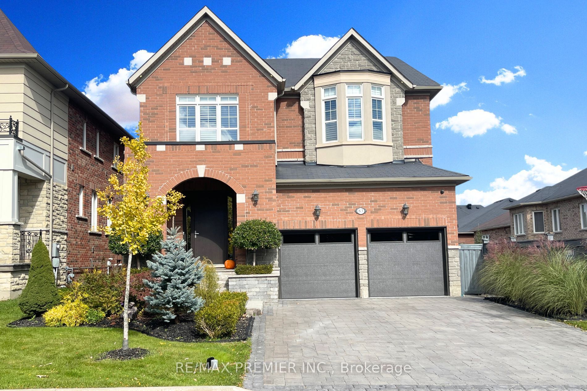 83 Heintzman Cres Property Photo