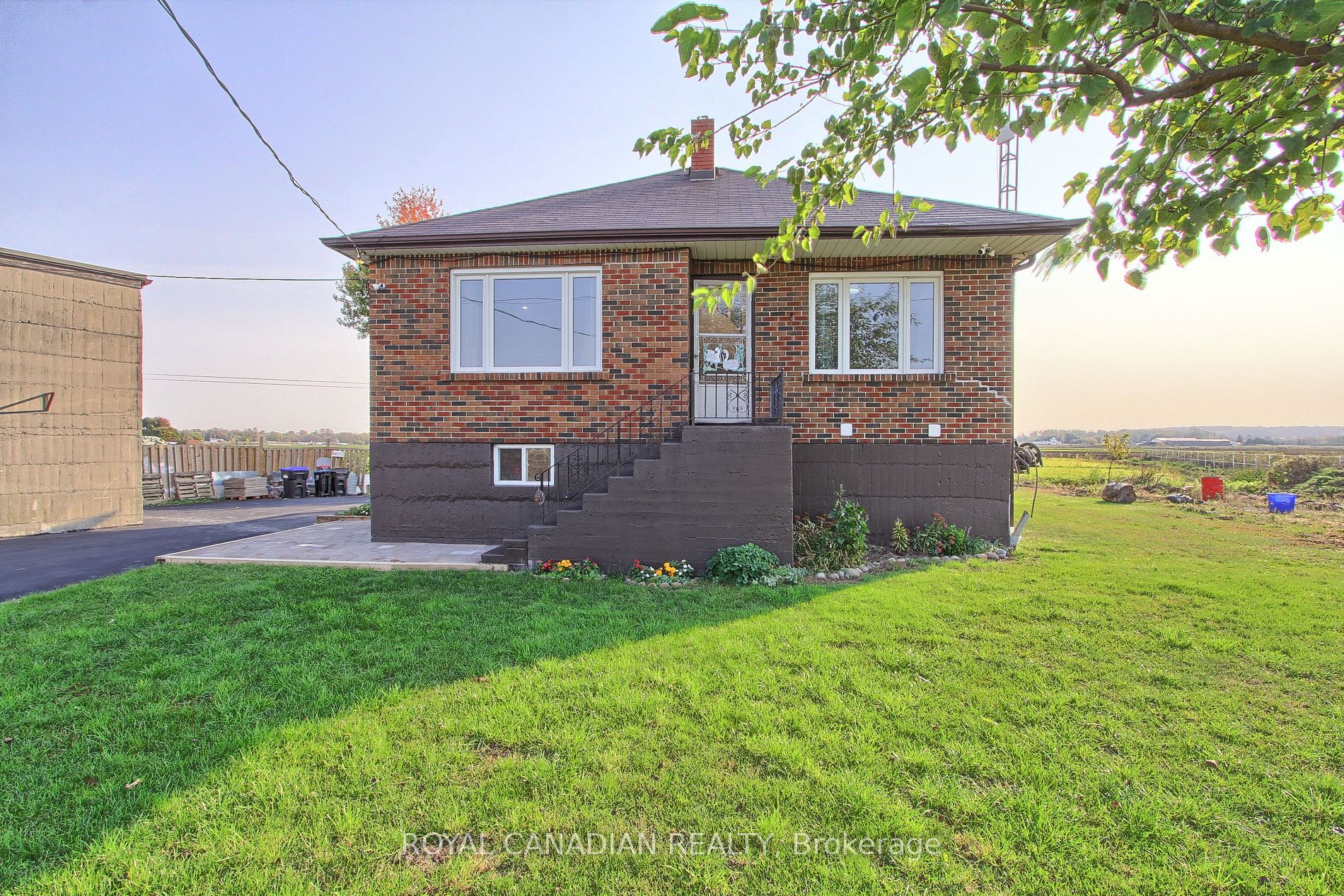 15 Grencer Rd Property Photo 1