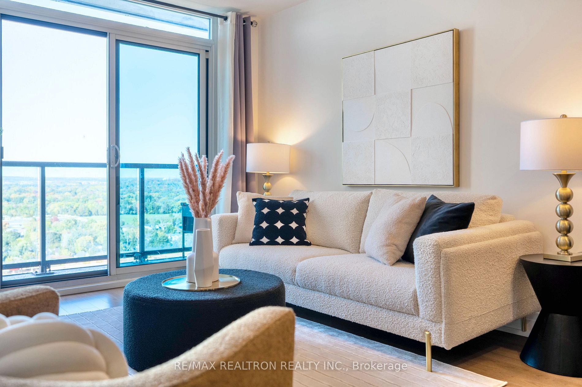 7165 Yonge St 12 Property Photo