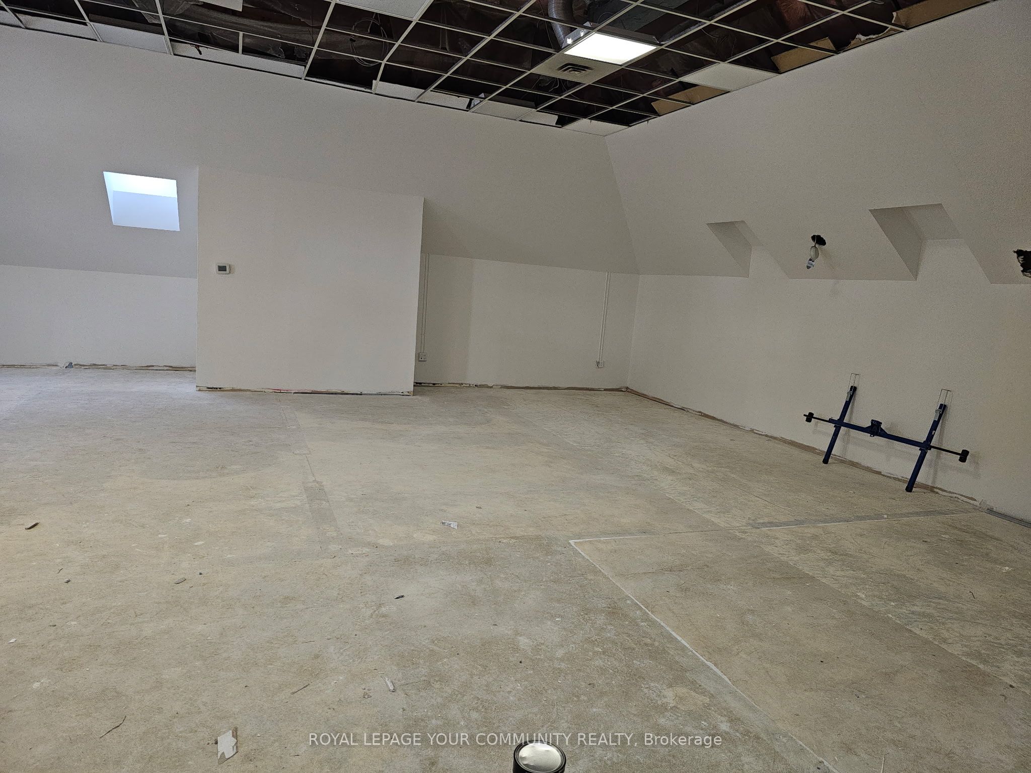#201 - 171 Main Street Property Photo 2