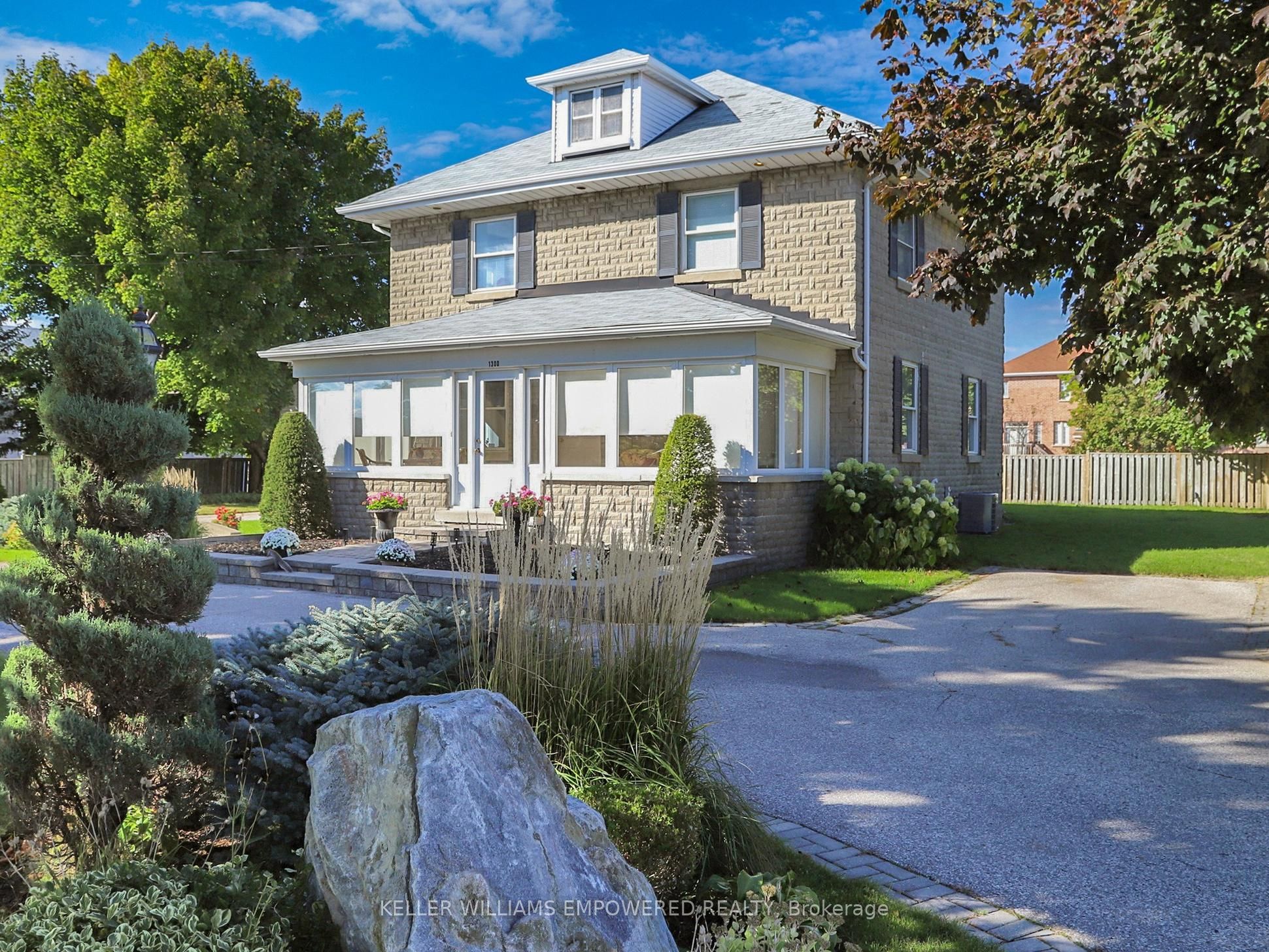1300 Langstaff Road Property Photo 1