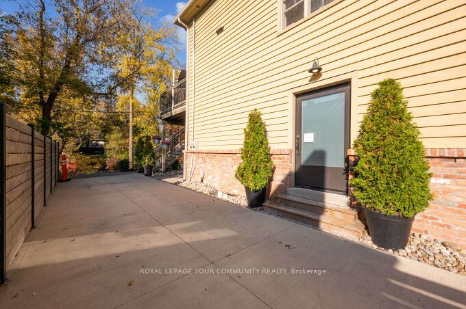 15120 Yonge Street Property Photo 4
