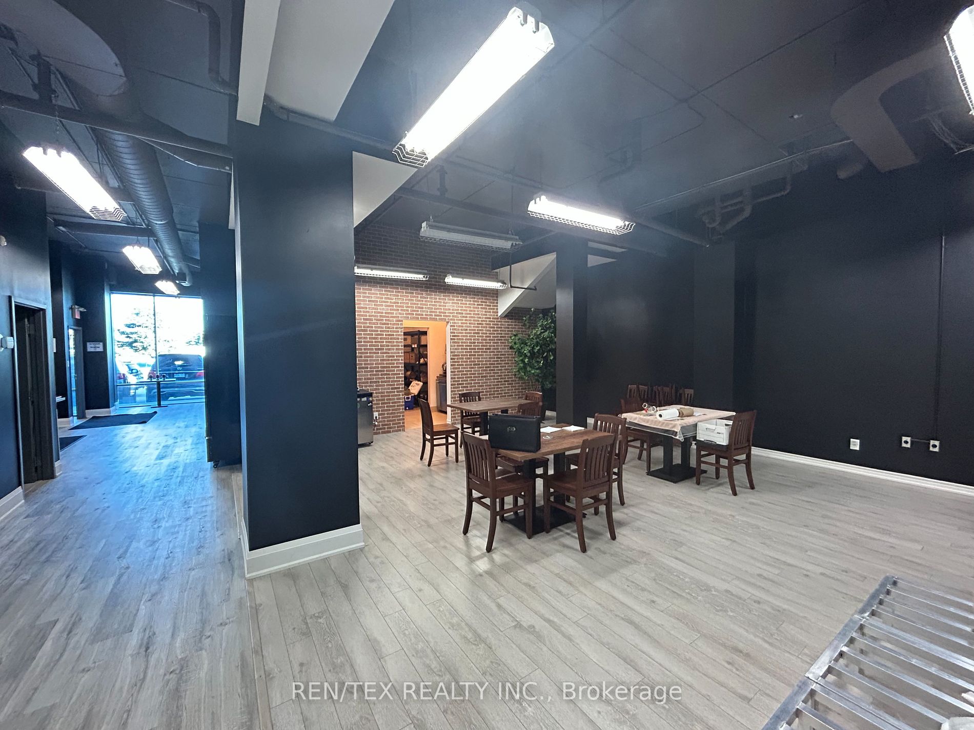 6175 Highway 7 Property Photo 5