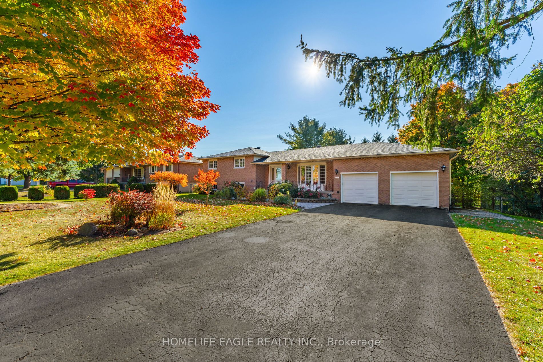 215 Valley View Dr Property Photo