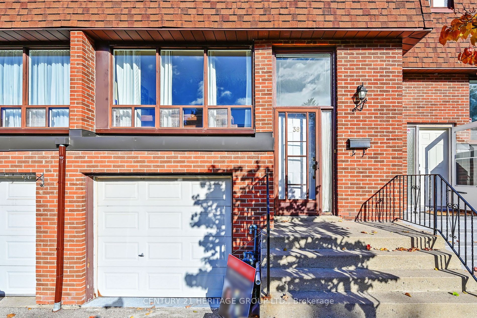 38 Stately Way 19 Property Photo