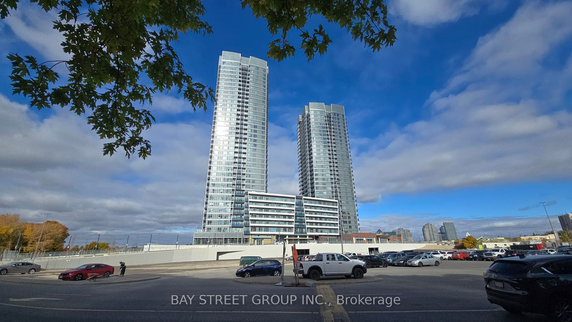 50 Upper Mall Way 11 Property Photo 1