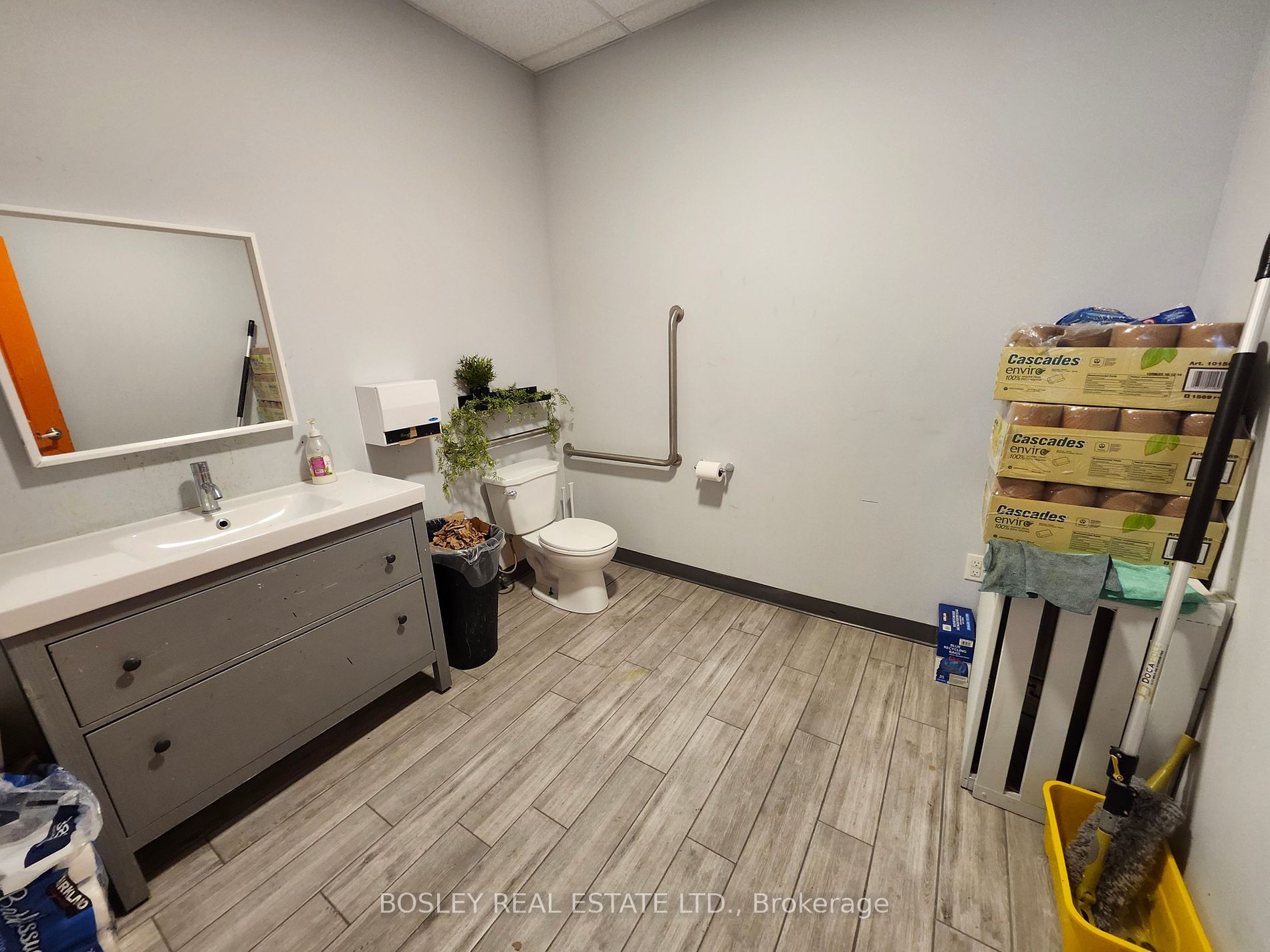 8110 Birchmount Rd Property Photo 6